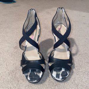 Black and White Wedges